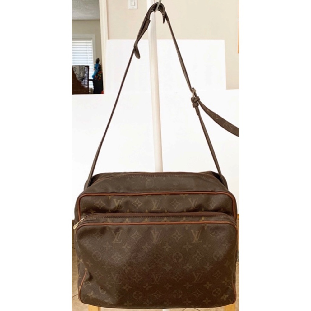💯Authentic Louis Vuitton Nile Crossbody Bag